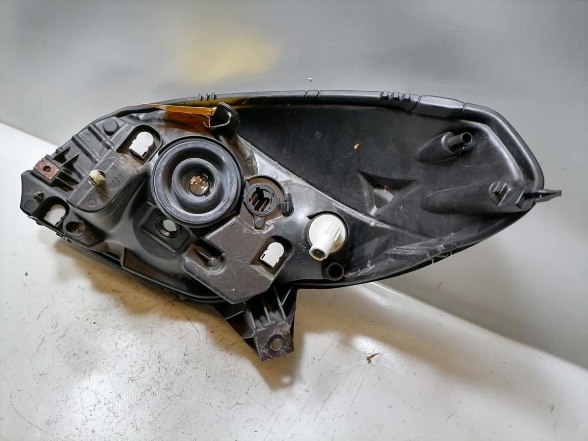 Dacia Sandero 1 original Scheinwerfer vorn rechts Halogen Bj.2012